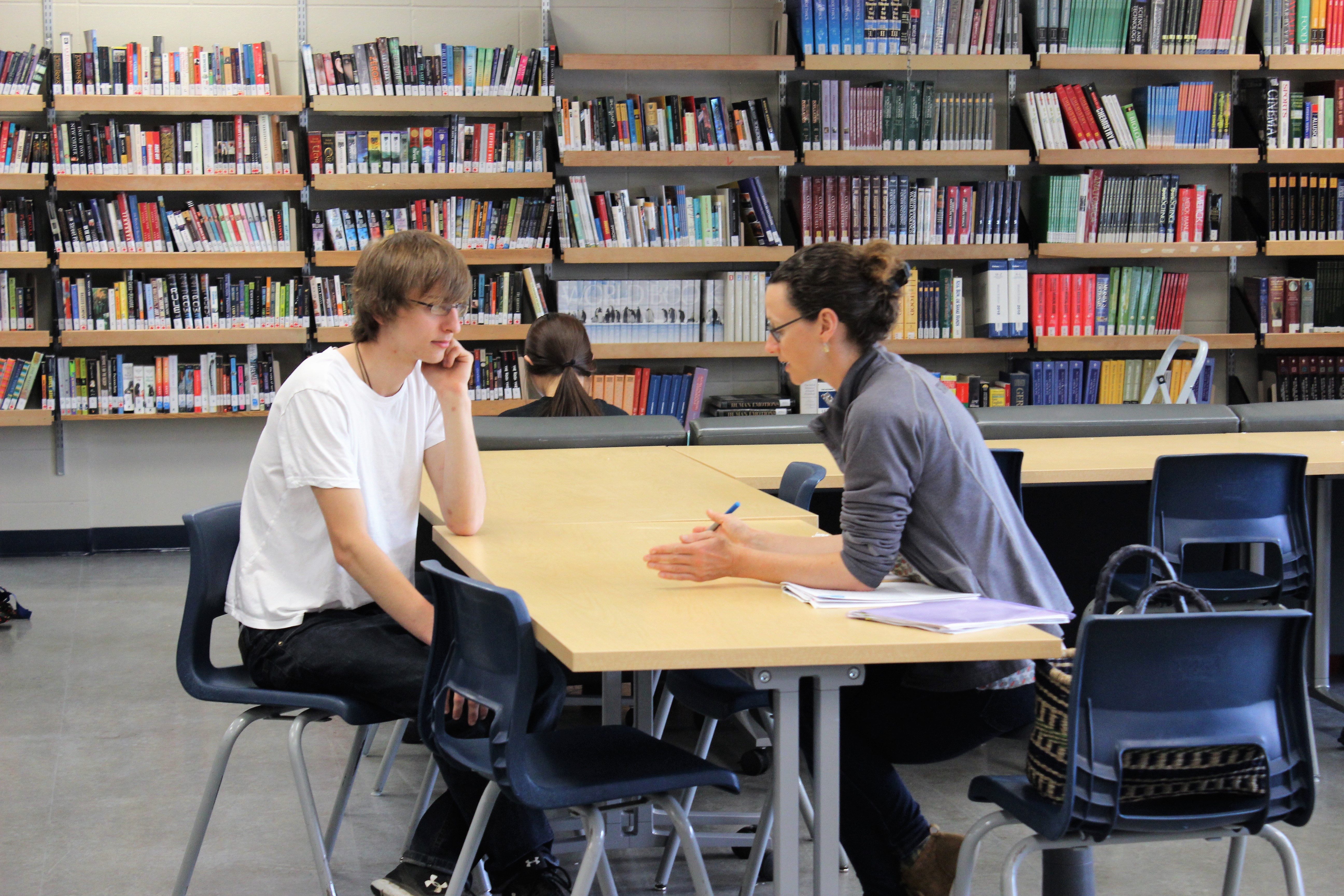 Directores del International Department del Colegio Macleans con Carmen y Kristin de Openmind